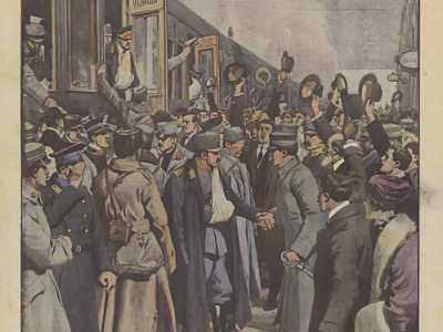 Non mancano poi spaccati di vita quotidiana della Prima guerra mondiale. Come l�accoglienza festosa nella stazione ferroviaria di Bari riservata a ufficiali serbi alleati reduci dal fronte (copertina del 16 gennaio 1916)
